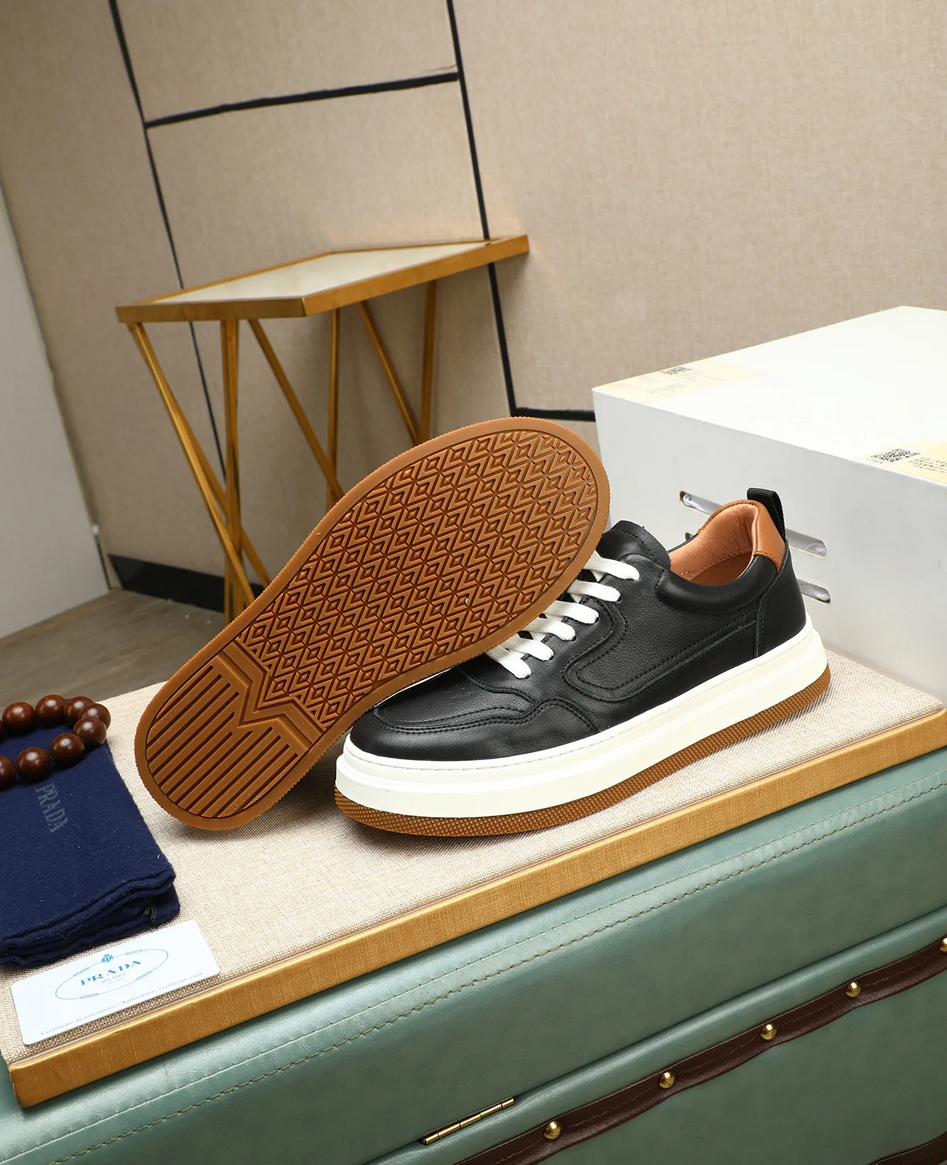 Men's men's shoes 💰460 high-end version. PRADA (Prada) men's casual style, compare the quality at the counter 🧚🏿♂️Imported cowhide fabric 🐎Water-dyed comfortable and soft cowhide lining for feet 🐂Genuine leather outsole with label 🎉 Size 38-44. Can be customized for 45💥🏆
